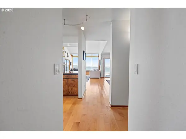 765 5TH AVE #5, Hammond, OR 97121