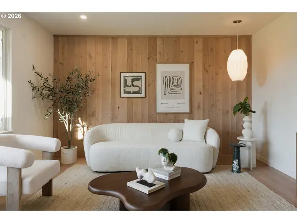 2573 SE MEADOWLARK DR, Hillsboro, OR 97123