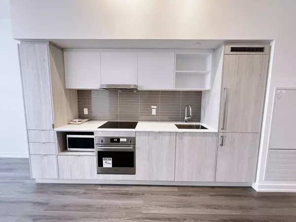 Toronto, ON M5E 0E4,138 Downes ST #4802