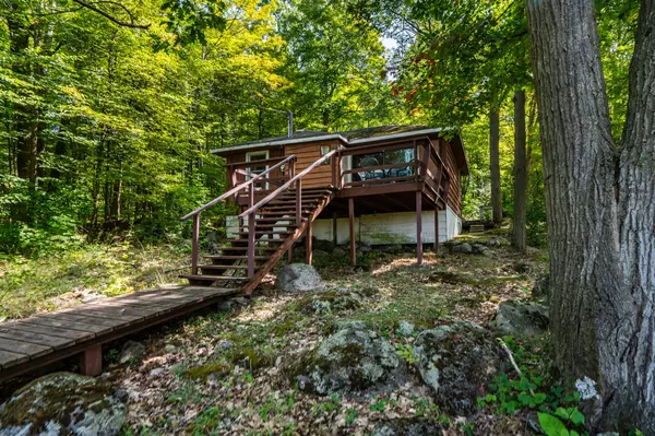 Tay, ON L0K 2C0,3 Crossingview LN