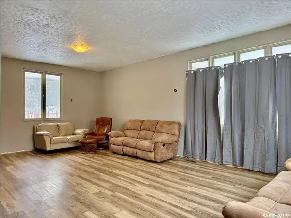 15 Willow PLACE, Lanigan, SK S0K 2M0