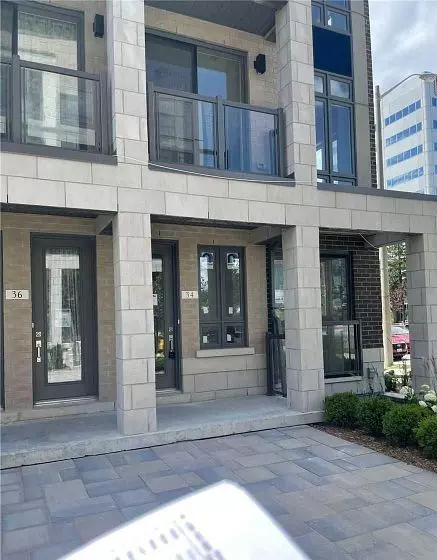 Toronto, ON M6A 1B4,717 Lawrence AVE W #34