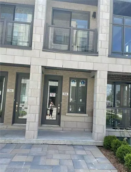 Toronto, ON M6A 1B4,717 Lawrence AVE W #34