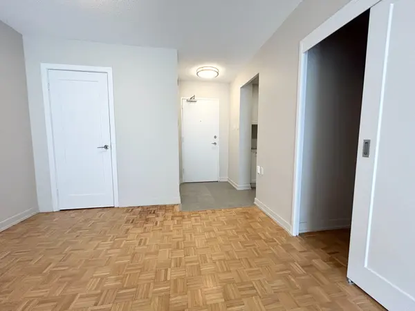 101 Millside DR #710, Milton, ON L9T 3C2