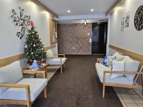 Brockton, ON N0G 2V0,5 Valleyside DR #305