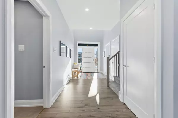 Carp - Huntley Ward, ON K0A 1L0,640 Meadowridge CIR