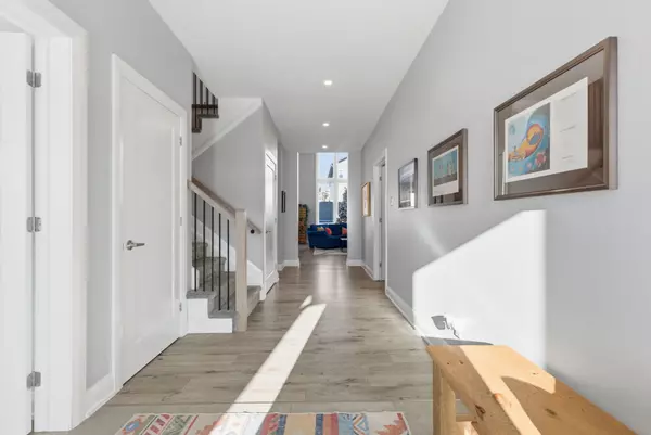 Carp - Huntley Ward, ON K0A 1L0,640 Meadowridge CIR