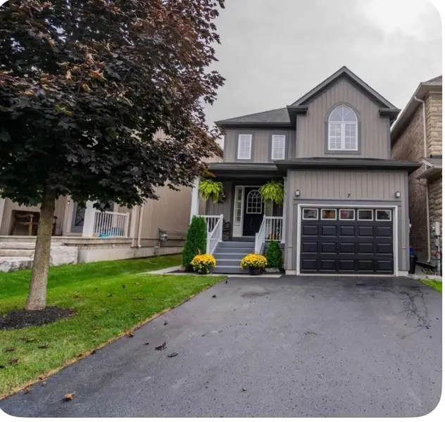 7 Broome AVE #Main, Clarington, ON L1E 0B1