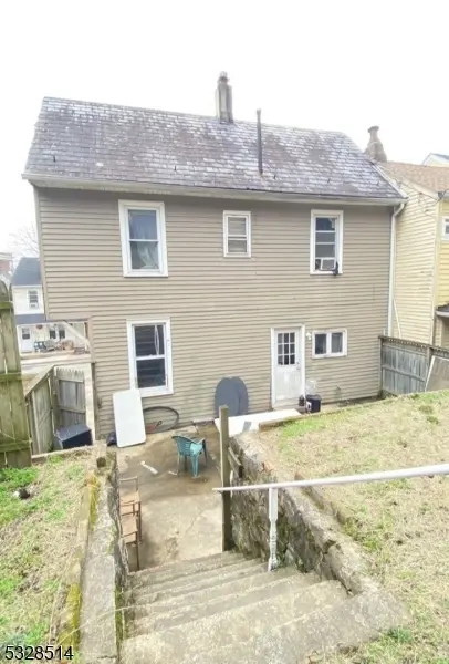 41 Brainard St, Phillipsburg Town, NJ 08865