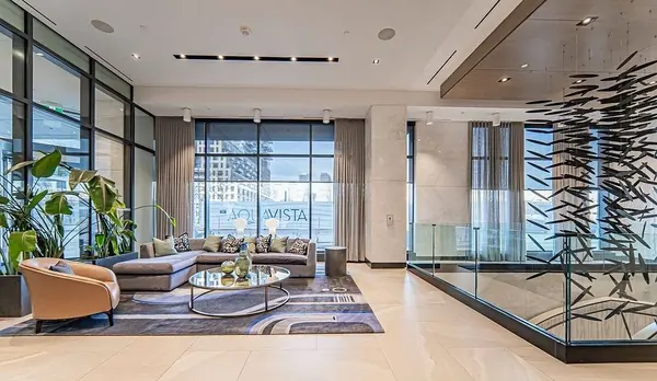 1 Edgewater DR E #PH 32, Toronto C08, ON M5A 0L1