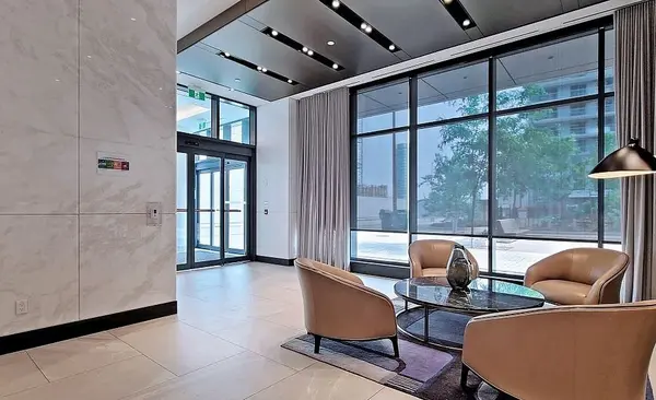 1 Edgewater DR E #PH 32, Toronto C08, ON M5A 0L1