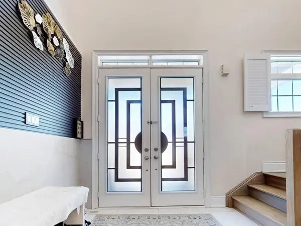 141 AUCKLAND DR, Whitby, ON L1P 0J2