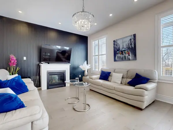 141 AUCKLAND DR, Whitby, ON L1P 0J2