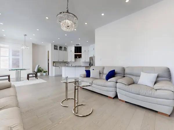 141 AUCKLAND DR, Whitby, ON L1P 0J2