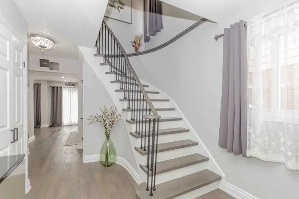 89 Martindale CRES #**Upper**, Brampton, ON L6X 2T8