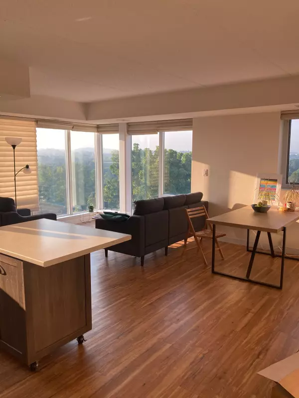 Guelph, ON N1H 4G8,5 Gordon ST #605