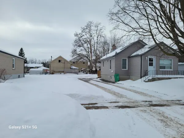 889 Western AVE, Peterborough, ON K9J 5W1