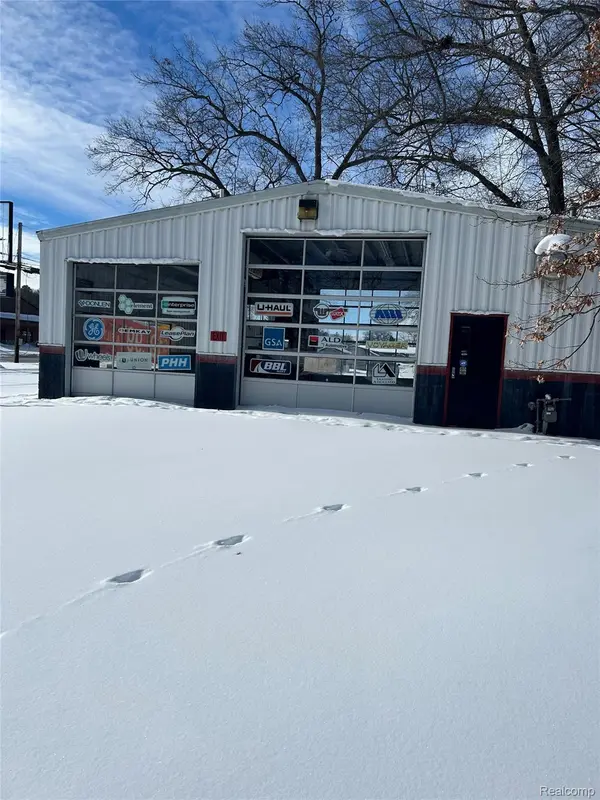 3044 W Houghton Lake DR, Denton Township, MI 48629