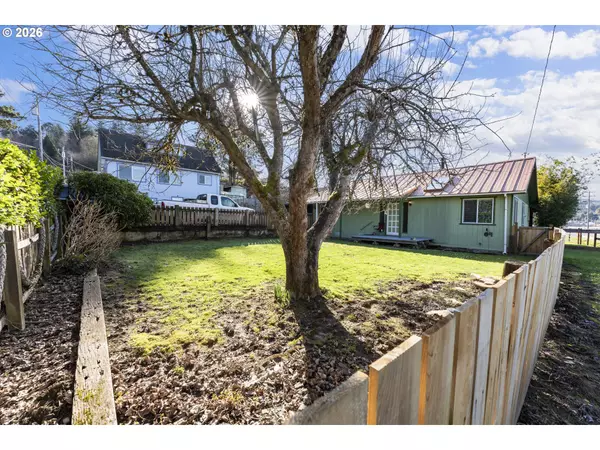 Coos Bay, OR 97420,63696 HARRIET RD