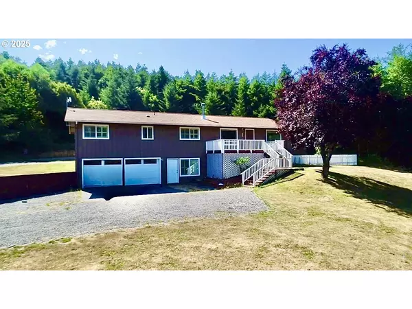 Brookings, OR 97415,16696 SUNSHINE LN