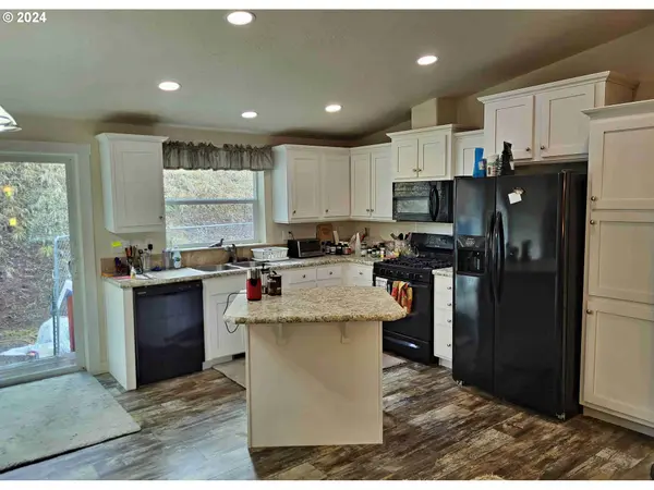 59931 RIVER CANYON RD, Imnaha, OR 97842