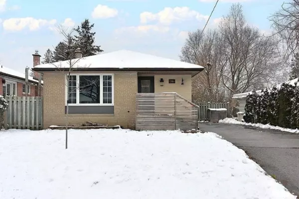 78 Richardson DR, Aurora, ON L4G 1Z3