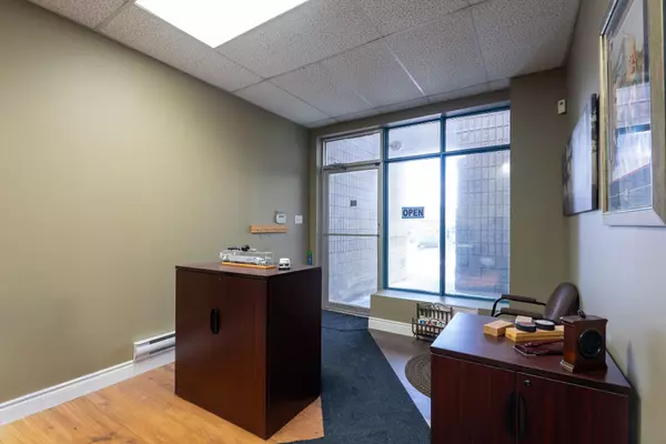 Caledon, ON L7E 1E5,2 Marconi CT #12