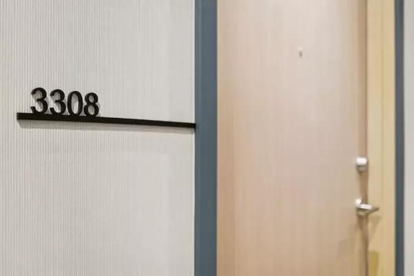 Mississauga, ON L5B 0P6,395 Square One DR #3308