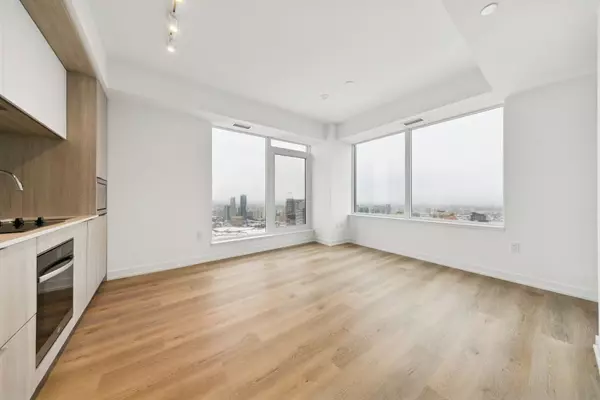 Mississauga, ON L5B 0P6,395 Square One DR #4504