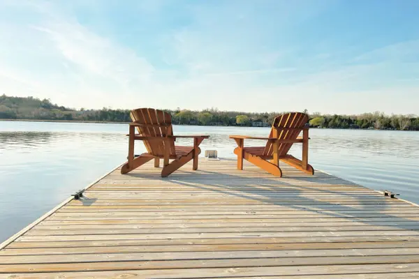 7 Resort LN, Kawartha Lakes, ON K0L 2W0