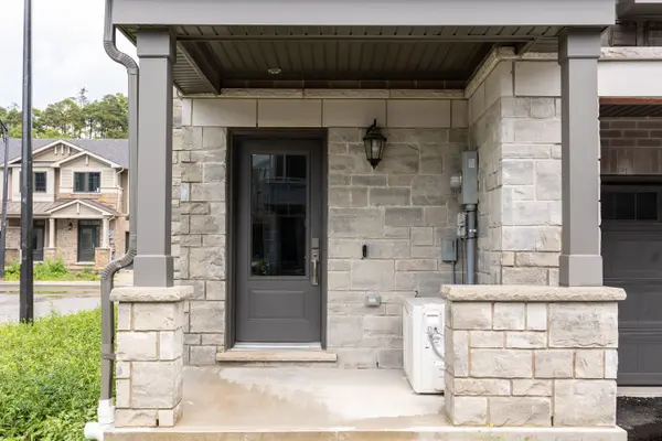 100 Hollywood CT #17, Cambridge, ON N1R 8J8