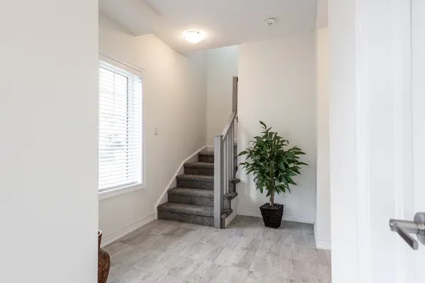 100 Hollywood CT #17, Cambridge, ON N1R 8J8