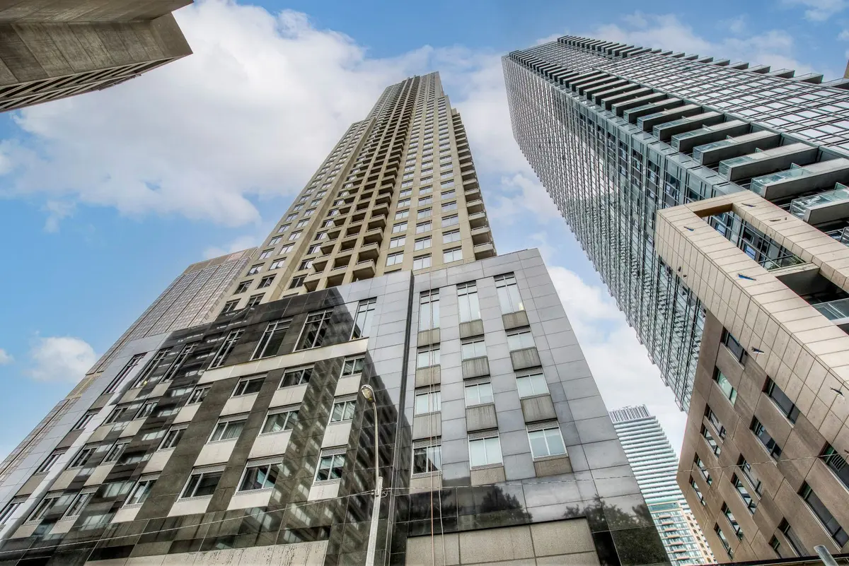 35 Balmuto ST #2401, Toronto C01, ON M4Y 0A3