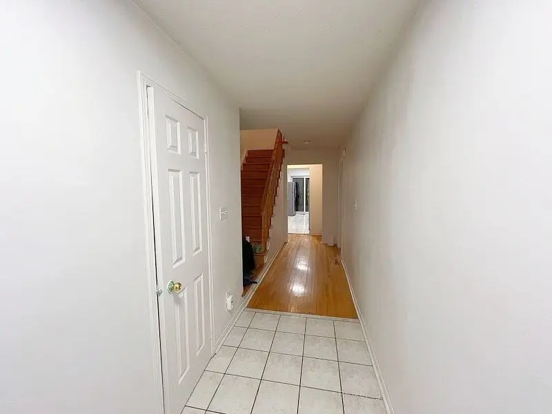 Brampton, ON L6Y 5B4,35 Malta AVE #20