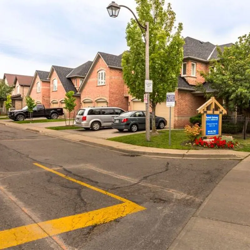 Brampton, ON L6X 5E8,5 Fairglen AVE #4