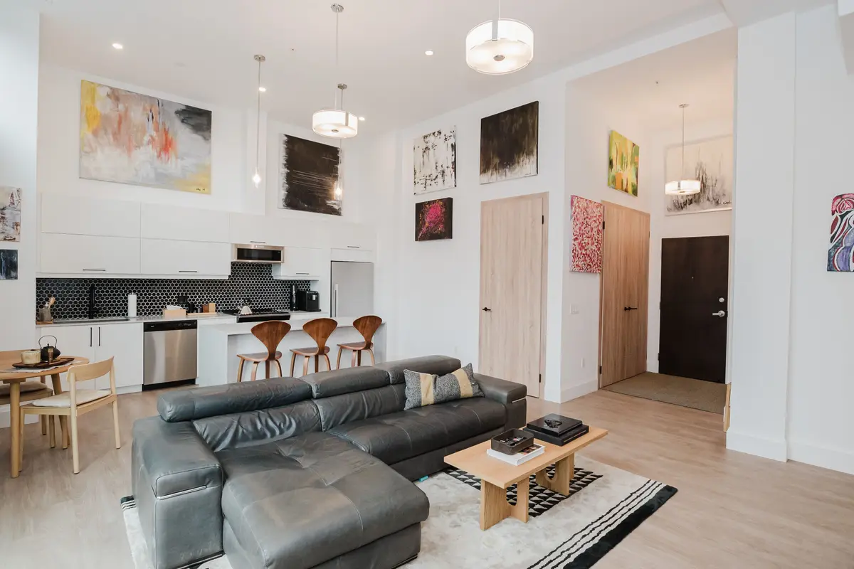 118 King ST E #LPH13, Hamilton, ON L8N 1A8