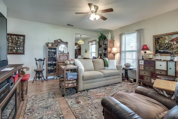 201 S Lake Dallas Drive, Lake Dallas, TX 75065