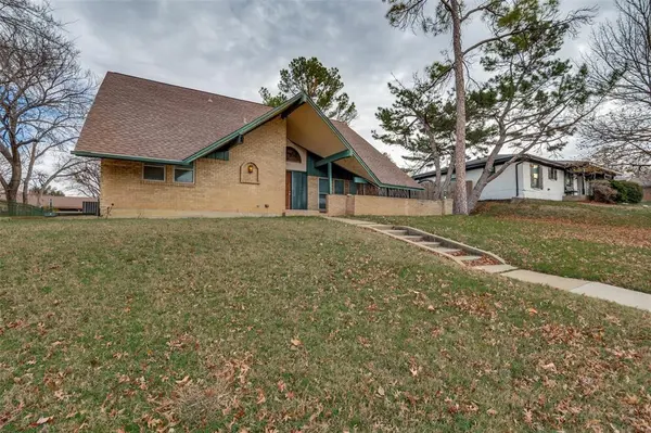 1905 Huntington Drive, Grand Prairie, TX 75051