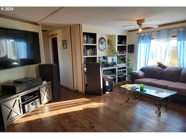 88160 FAIRVIEW LN, Christmas Valley, OR 97641