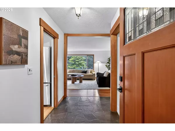 Portland, OR 97219,10710 S MOAPA AVE