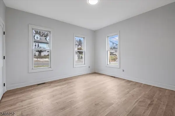 120 High St #2, Newton Town, NJ 07860