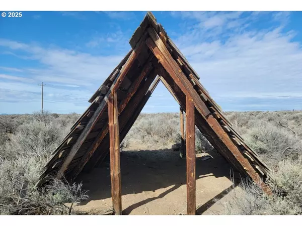 Christmas Valley, OR 97641,01200 Campbell Rd.