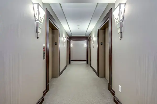 35 Balmuto ST #2401, Toronto C01, ON M4Y 0A3