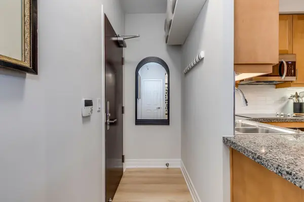 35 Balmuto ST #2401, Toronto C01, ON M4Y 0A3