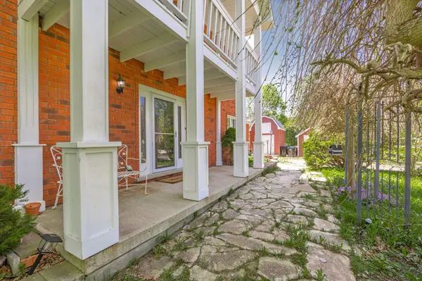 Clearview, ON L0M 1H0,3 Sydenham TRL E