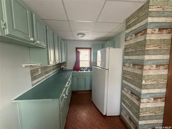 308 5th AVENUE W, Assiniboia, SK S0H 0B0