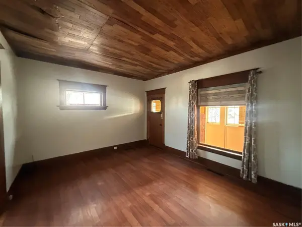 308 5th AVENUE W, Assiniboia, SK S0H 0B0