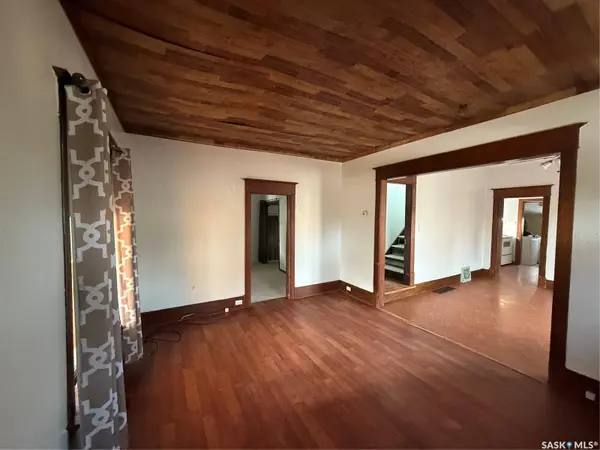 308 5th AVENUE W, Assiniboia, SK S0H 0B0