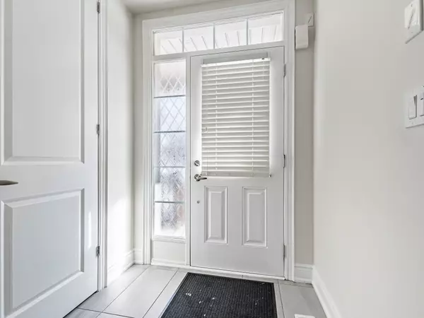 Brampton, ON L6Y 0E3,6 Quinton RDG #.