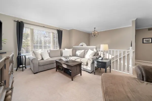 25 Faraday GDNS, Belleville, ON K8P 5J5